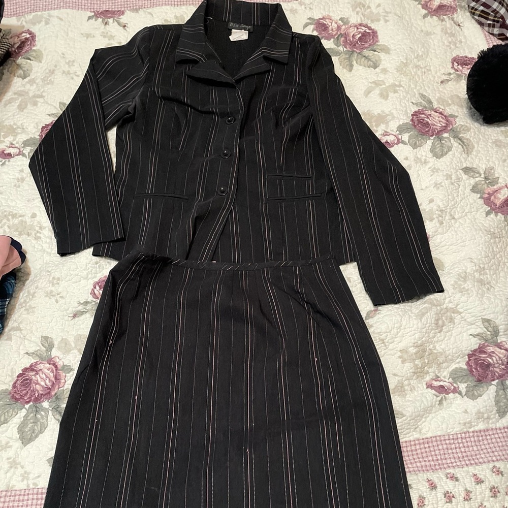 Women’s Blu Sage pink & black striped business suit Jacket & skirt size 12